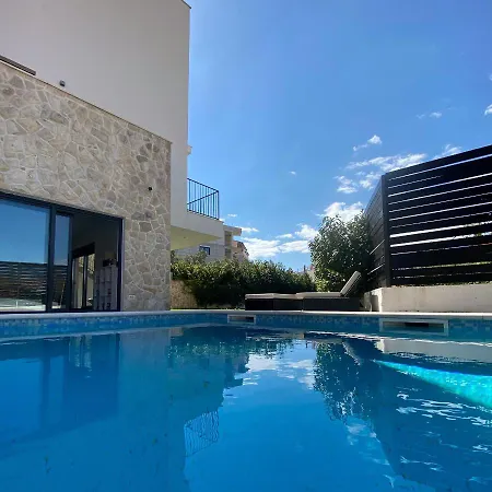 Вілла Salt - 10 People, Heated Pool, Trogir, Near & Split Airport *