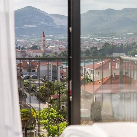 Salt - 10 People, Heated Pool, Trogir, Near & Split Airport Villa Trogir