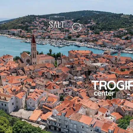 Salt - 10 People, Heated Pool, Trogir, Near & Split Airport Вілла Трогір