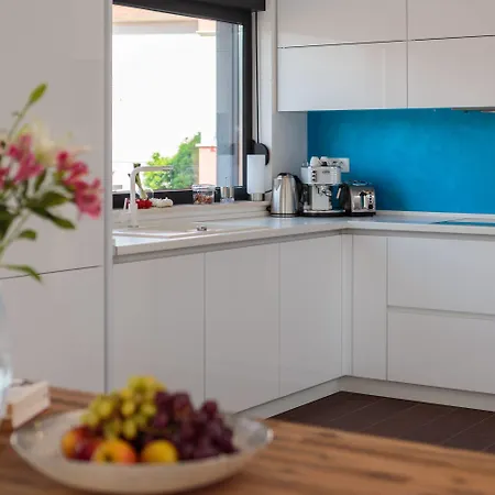 Salt - 10 People, Heated Pool, Trogir, Near & Split Airport Villa *