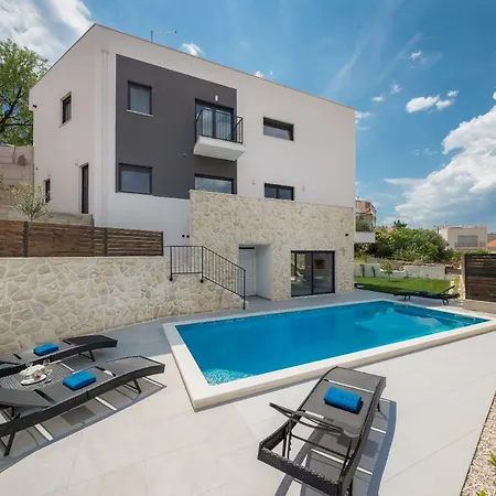 Salt - 10 People, Heated Pool, Trogir, Near & Split Airport Вілла *
