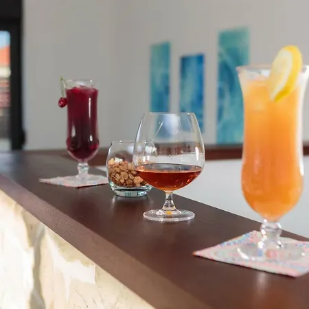 Вілла Salt - 10 People, Heated Pool, Trogir, Near & Split Airport Трогір