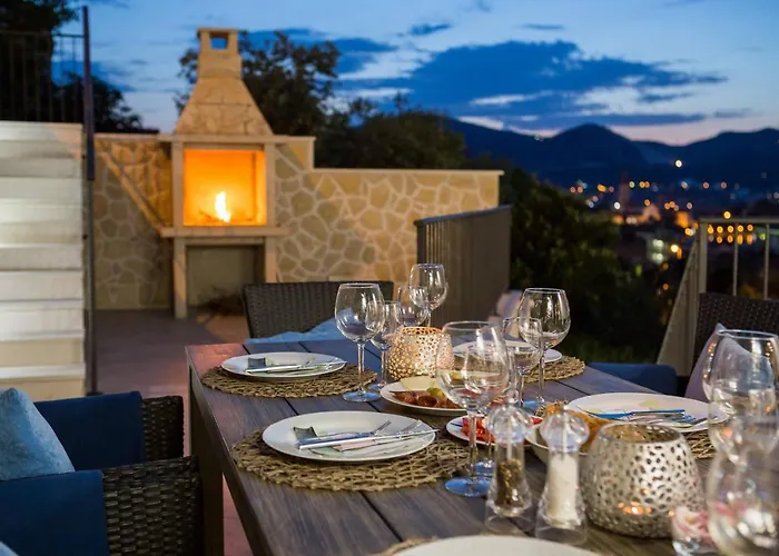 Salt - 10 People, Heated Pool, Trogir, Near & Split Airport Βίλα