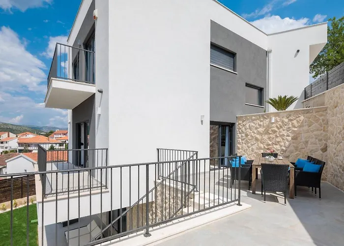 Salt - 10 People, Heated Pool, Trogir, Near & Split Airport * Τρογκίρ
