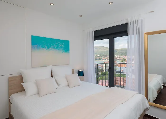 Βίλα Salt - 10 People, Heated Pool, Trogir, Near & Split Airport