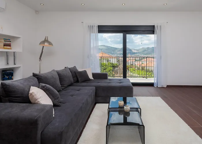 Salt - 10 People, Heated Pool, Trogir, Near & Split Airport * Τρογκίρ