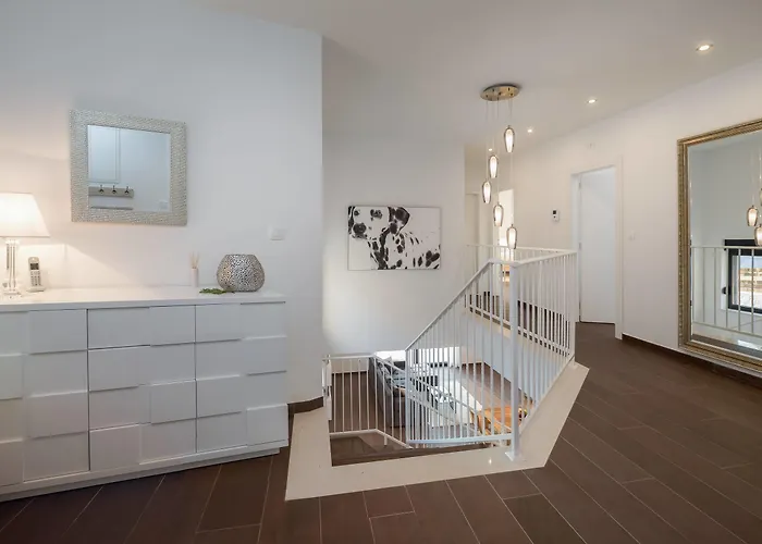 Salt - 10 People, Heated Pool, Trogir, Near & Split Airport Βίλα *