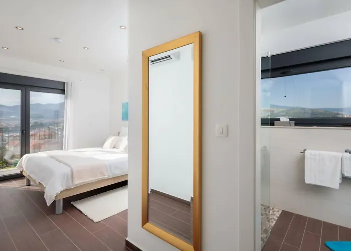 Salt - 10 People, Heated Pool, Trogir, Near & Split Airport * Τρογκίρ