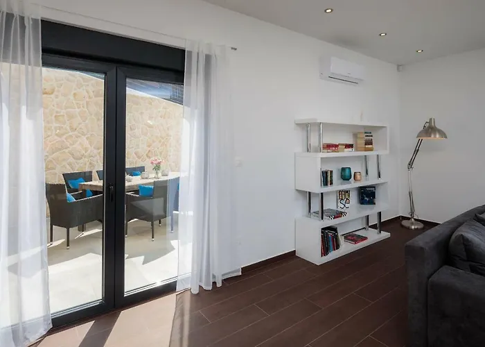 Salt - 10 People, Heated Pool, Trogir, Near & Split Airport Βίλα Τρογκίρ
