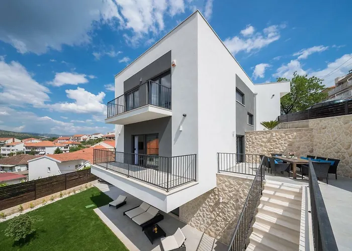Salt - 10 People, Heated Pool, Trogir, Near & Split Airport * Traù