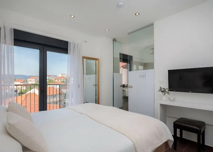 Villa Salt - 10 People, Heated Pool, Trogir, Near & Split Airport Traù