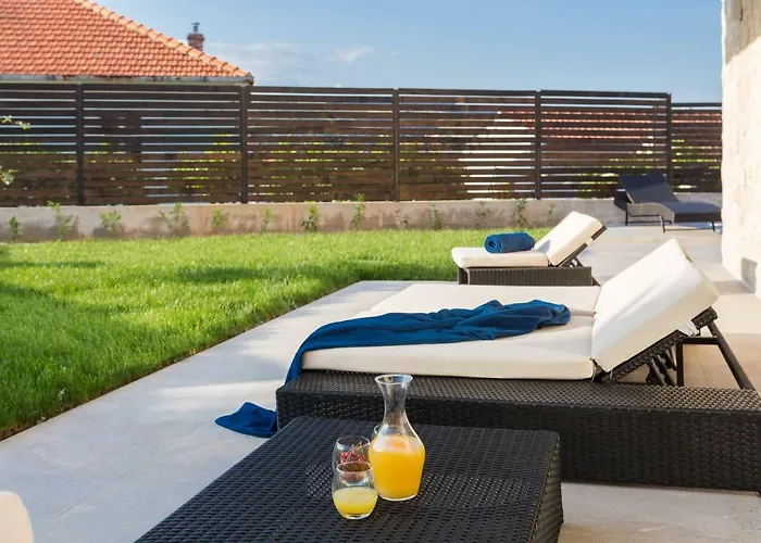 Βίλα Salt - 10 People, Heated Pool, Trogir, Near & Split Airport