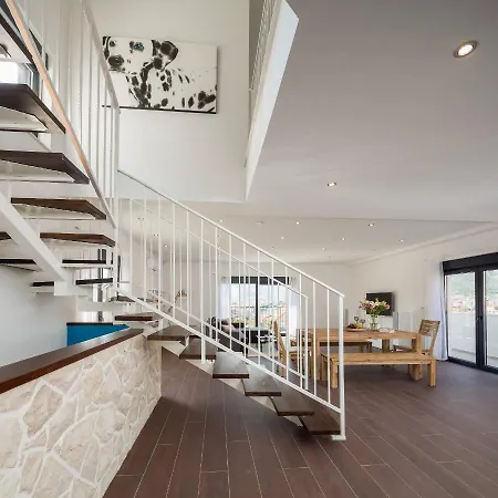 Salt - 10 People, Heated Pool, Trogir, Near & Split Airport Vila *