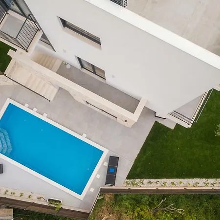 Salt - 10 People, Heated Pool, Trogir, Near & Split Airport Vila