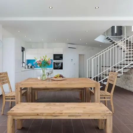 Vila Salt - 10 People, Heated Pool, Trogir, Near & Split Airport