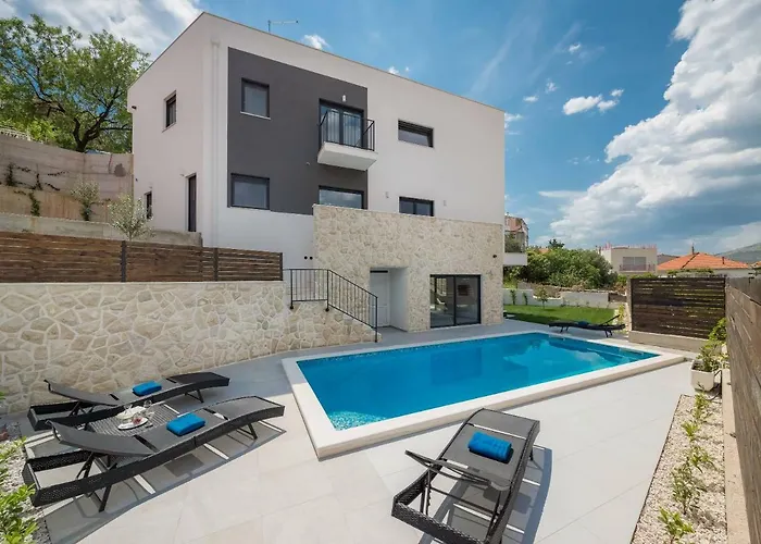 Salt - 10 People, Heated Pool, Trogir, Near & Split Airport فيلة *