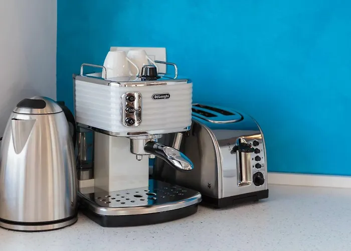 Salt - 10 People, Heated Pool, Trogir, Near & Split Airport *