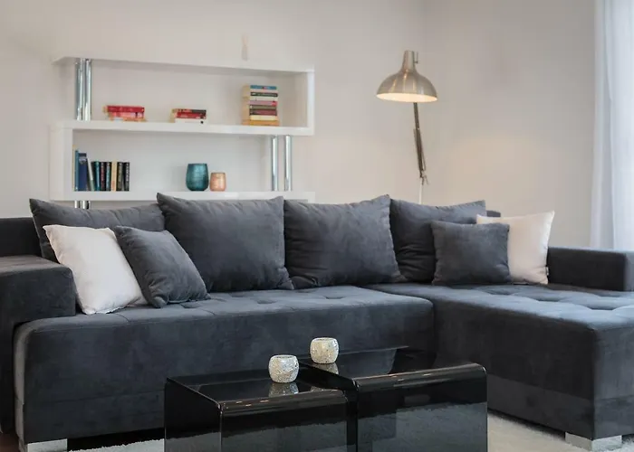 Salt - 10 People, Heated Pool, Trogir, Near & Split Airport فيلة تروغير