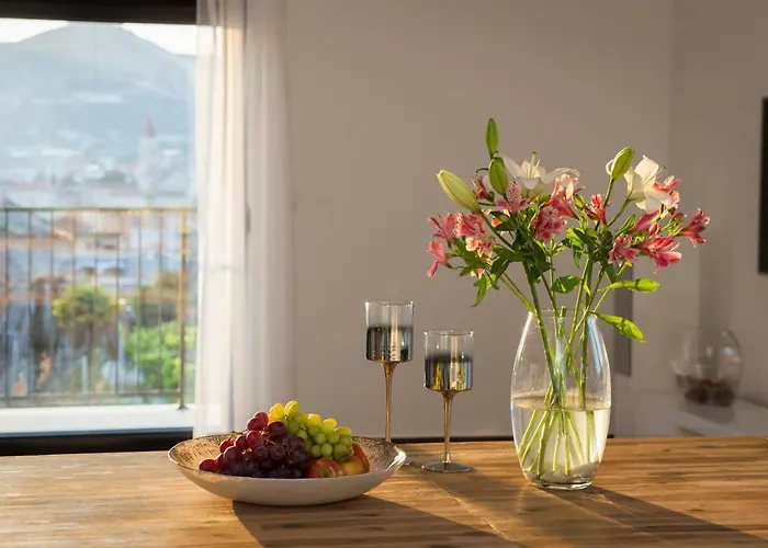 Salt - 10 People, Heated Pool, Trogir, Near & Split Airport فيلة تروغير